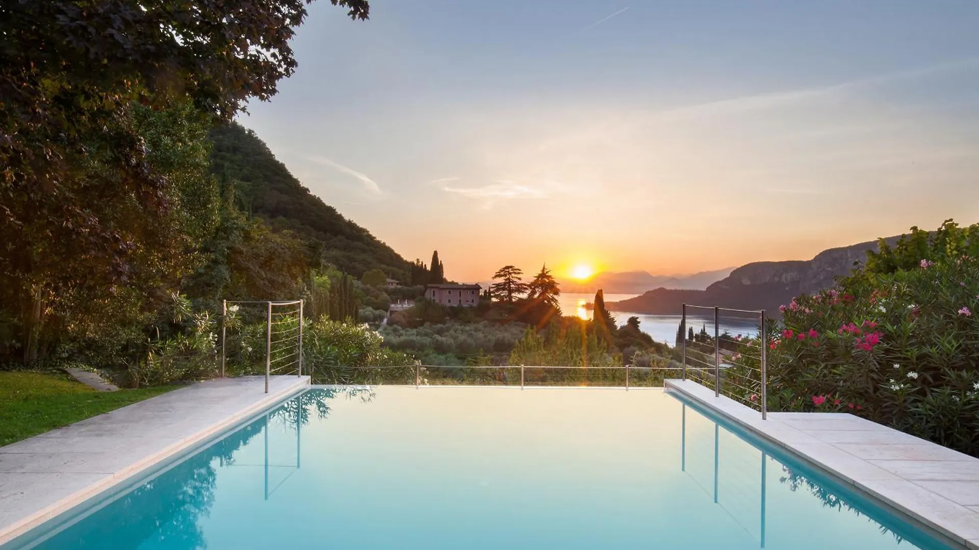 Ca Cantoni With Pool Garda  0*, Garda (Verona) Italy